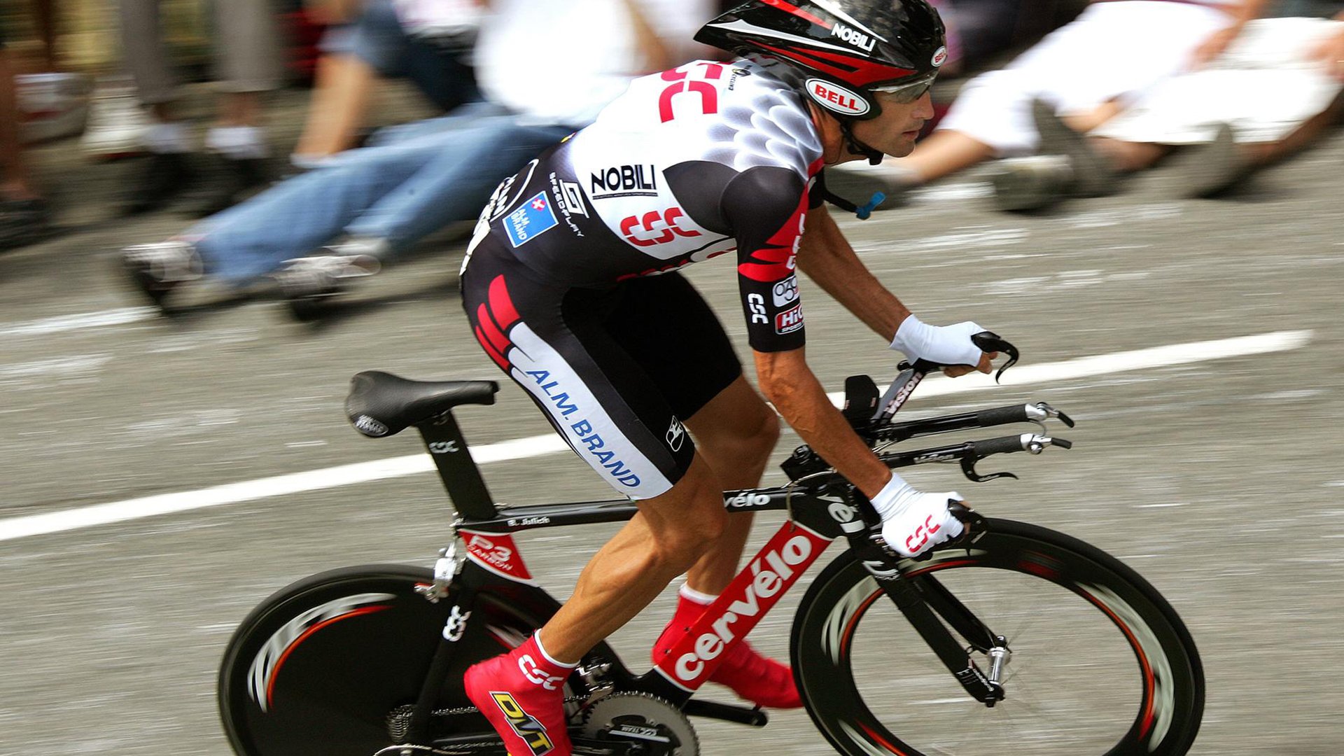 “伊万·戈梅斯的关键时刻突破与全能防守，成为阿根廷美洲狮队的战术支柱”