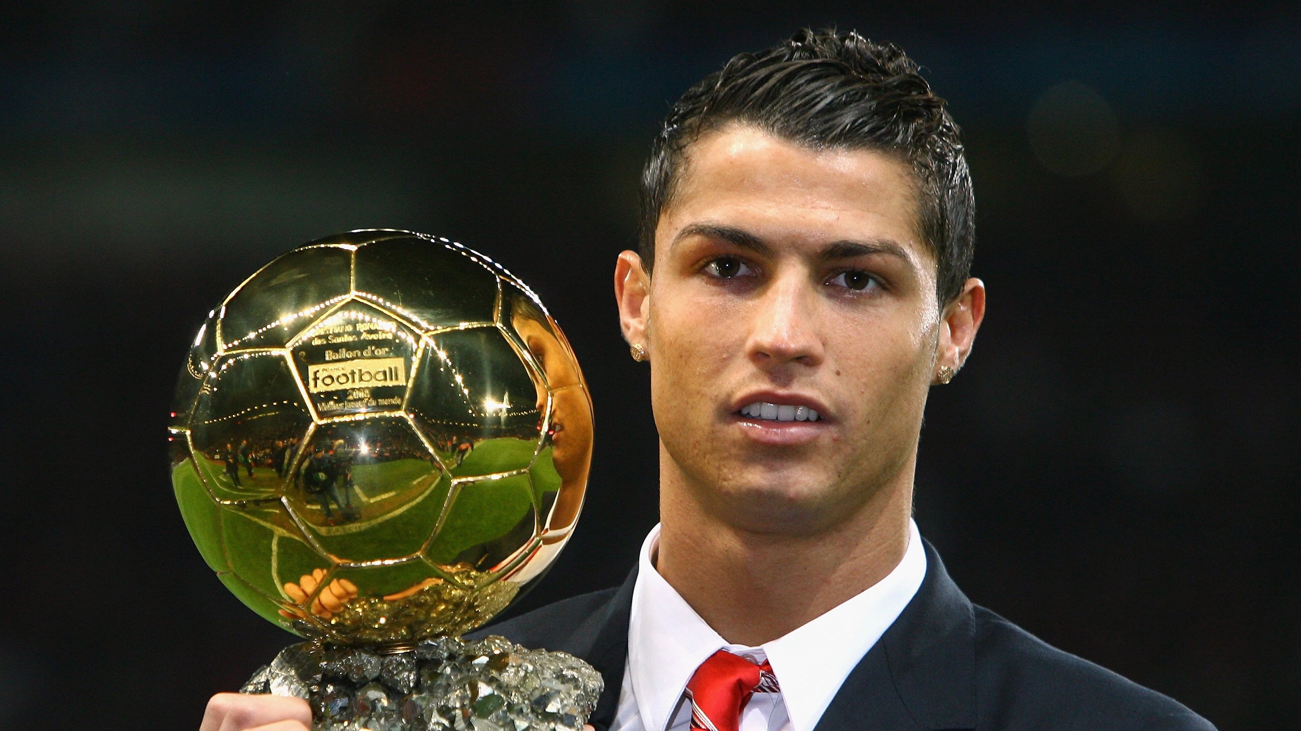 中国足球职业联赛市场化进程，中国足球联赛开始走向职业化